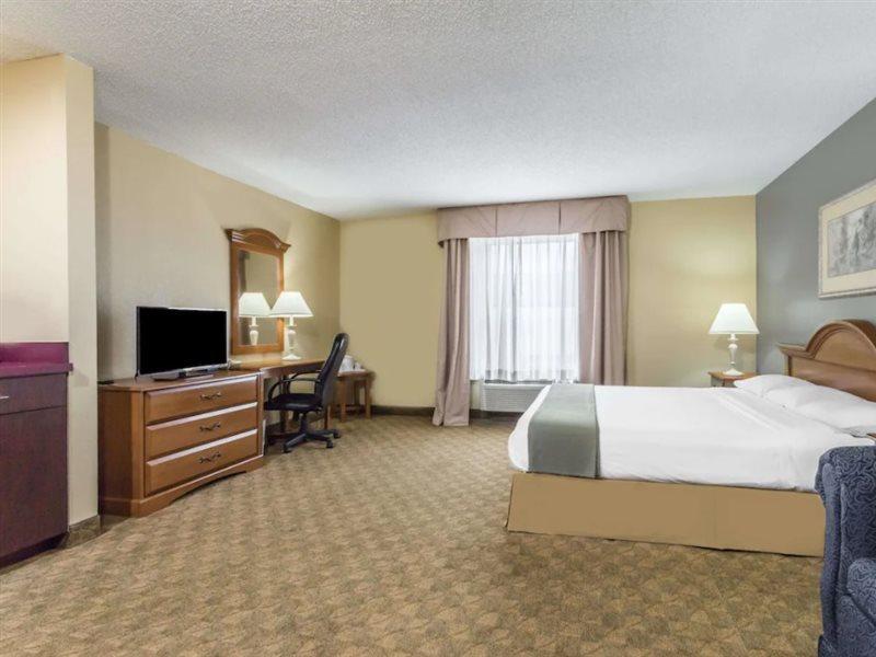 Days Inn By Wyndham Selma Exteriör bild
