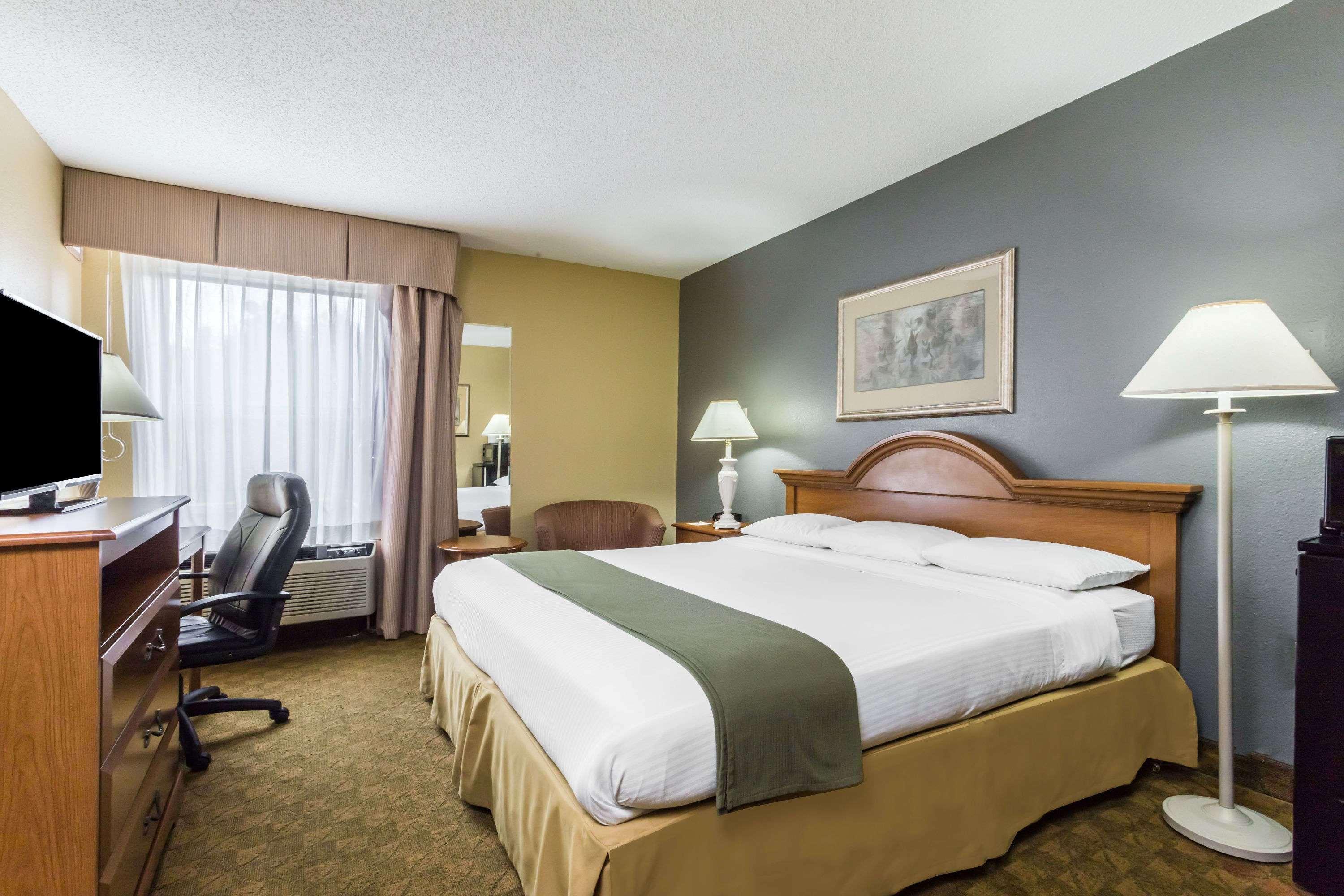 Days Inn By Wyndham Selma Exteriör bild