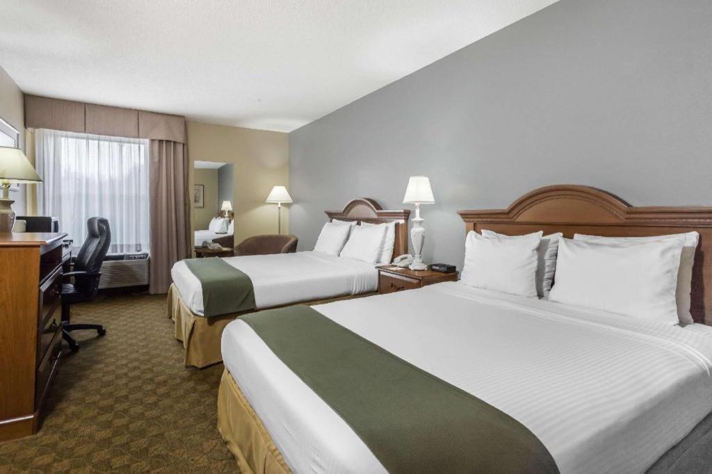 Days Inn By Wyndham Selma Exteriör bild