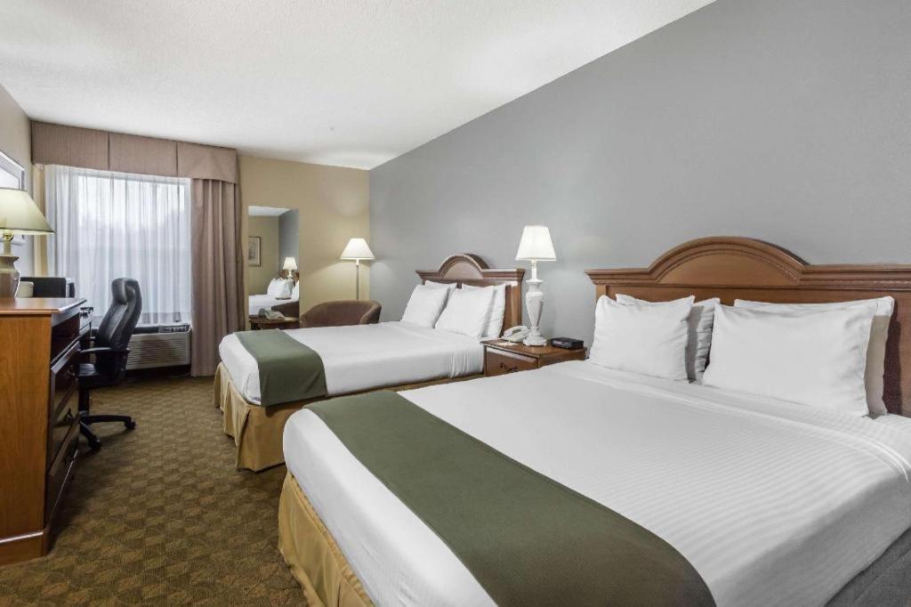 Days Inn By Wyndham Selma Exteriör bild