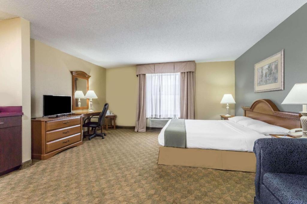 Days Inn By Wyndham Selma Exteriör bild